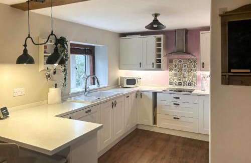 North Nibley House | Hillview Cottage