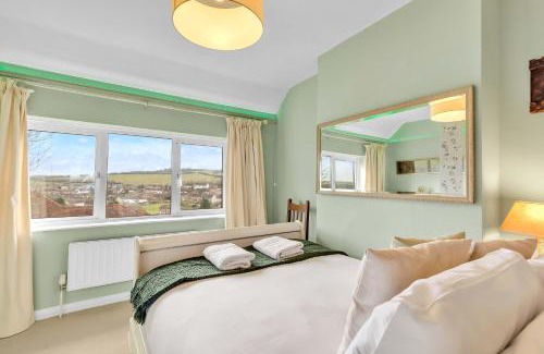 Plumpton Green House | Hillview House By My Getaways
