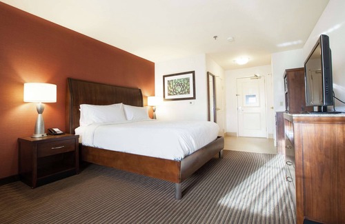 Magnesia Falls Cove Hotel | Hilton Garden Inn Palm Springs - Rancho Mirage