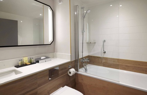 Waddon Hotel | Hilton London Croydon