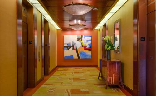 Burlingame Hotel | Hilton San Francisco Airport Bayfront - No Resort Fee