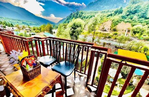 Sasaram Hotel | Himalayan Hill Queen Resort, Manali - A Riverside Retreat