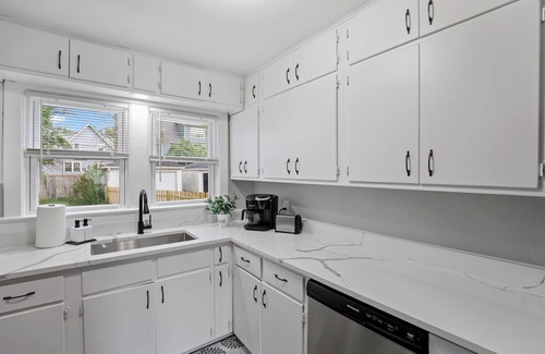 Fullersburg House | Hinsdale Hideaway, Pet Friendly