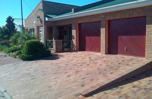 Lambert's Bay House | Hinterheim