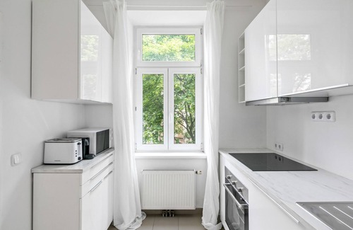 Hundsturm Apartment | Hip Margareten 1BR in fabulous district near cafes & bars, by Blueground