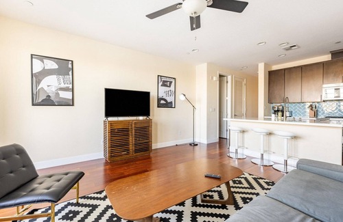 Redwood City Apartment | Hip Redwood City 2BR w/Balcony, nr Outdoor Activities, by Blueground