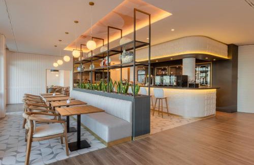 Deba Hotel | Hiru Uhinak