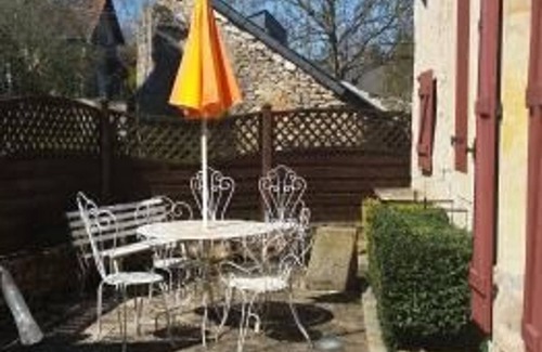 Crannes-en-Champagne Cottage | Historic 15th Century Home with Fireplace, Garden, and Modern Amenities