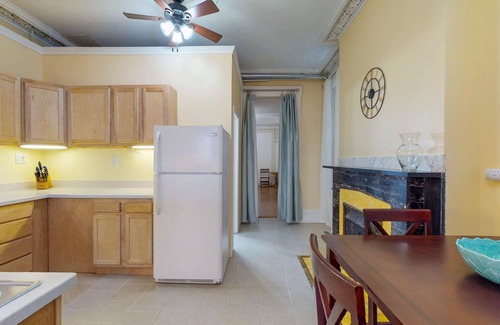 Troy Apartment | Historic Brownstone - Modernized - Luxurious Downtown Troy
