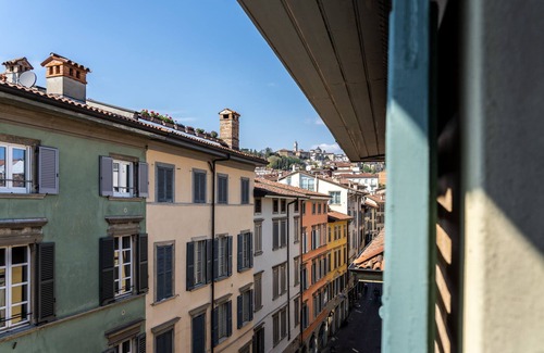 Borgo San Leonardo Apartment | Historic Centre · Leonardo House