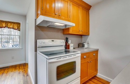 Layton House | Historic Farmhouse in Layton w/Deck!