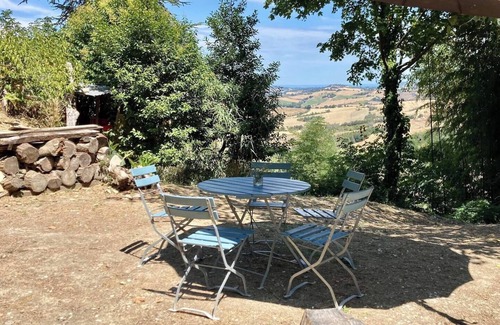 Mombaroccio House | Historic farmhouse for families - with large garden in the Marche region