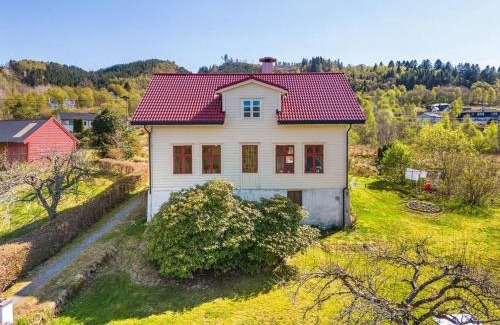 Osteroy House | Historic Fjord-View Villa