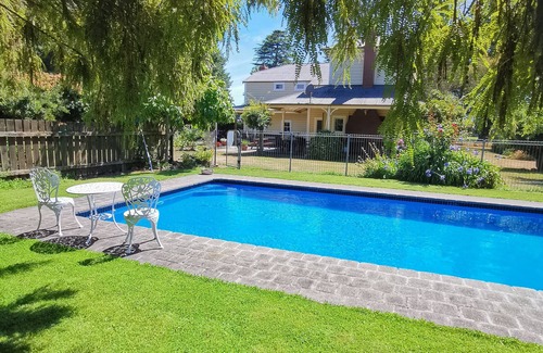 Hawkesbury Villa | Historic Hawkesbury Homestead Estate, Swimming Pool, Tennis court, Wine Country.