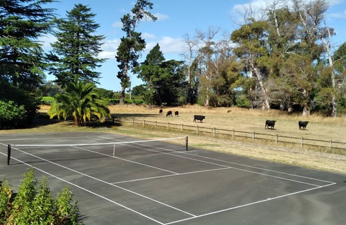 Hawkesbury Villa | Historic Hawkesbury Homestead Estate, Swimming Pool, Tennis court, Wine Country.