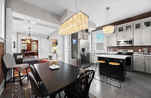 Old Louisville House | Historic Home| Game Room | Pool Table| Fire Pit