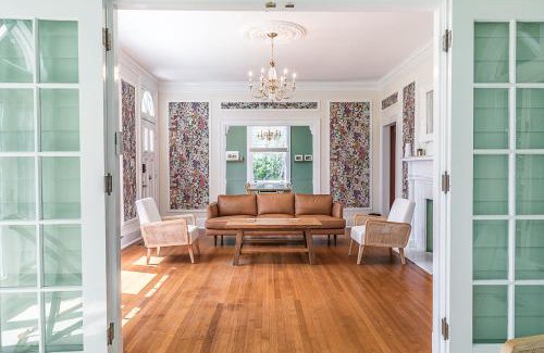Historic District House | Historic Home Overlooking the Beaufort River Located on Bay St - Sleeps 10
