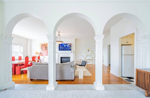 Hanover Place Apartment | Historic Kansas City Penthouse Loft middle of KC!