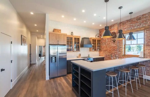 Gunnison Apartment | Historic Main Street Lofts - 3rd floor