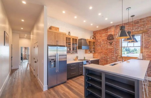 Gunnison Apartment | Historic Main Street Lofts - 3rd floor
