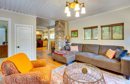 Mapleton Cottage | Historic Mapleton Cottage w/River Views & Hot Tub