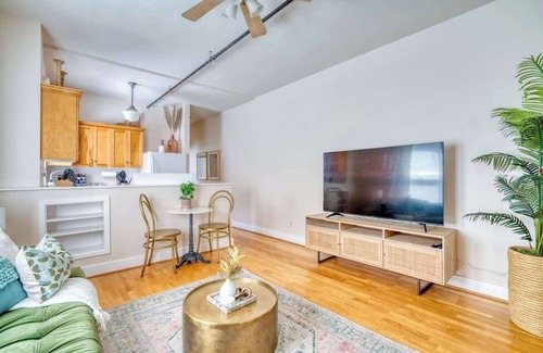Overlook Apartment | Historic Mississippi - Live Music & Local Shops
