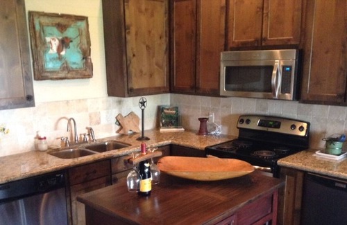 Franklin House | Historic Ranch, great for groups, wonderful outdoors