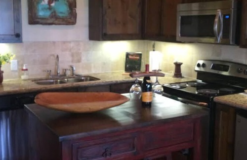 Franklin House | Historic Ranch, great for groups, wonderful outdoors