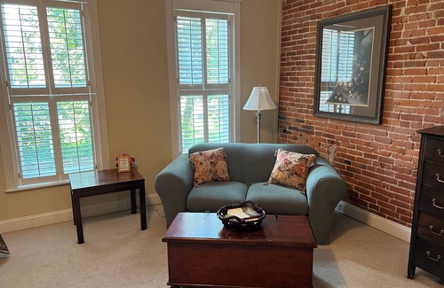 Louisiana Bed & Breakfast | Historic rooms near riverfront in downtown, Louisiana, MO