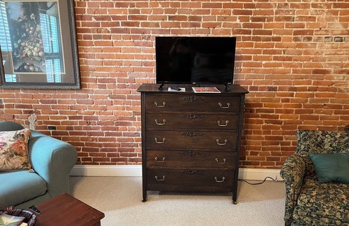 Louisiana Bed & Breakfast | Historic rooms near riverfront in downtown, Louisiana, MO
