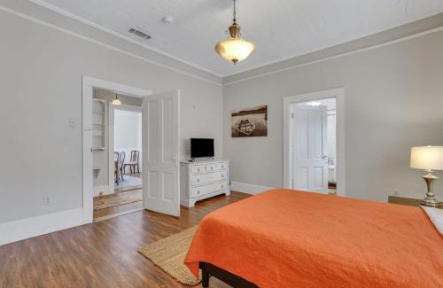 Statesboro House | Historic Southern Home - close to downtown and GSU