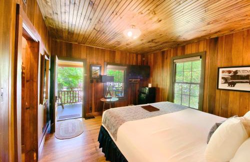 Tapoco Cabin | Historic Tapoco Lodge Resort