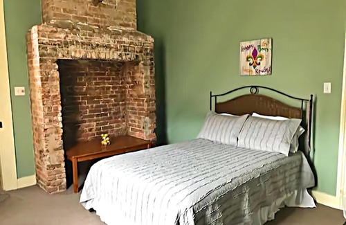 Esplanade Ridge Apartment | Historic Viavant Cottage - Jazz Fest/FairGrounds