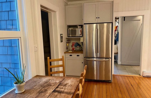 Mayne Island House | Historic Waterfront Home for Monthly Rentals