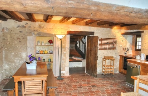 Les Bucherons Cottage | Historical 15th Century Hunting Lodge with Heated Pool near Beauval Zoo