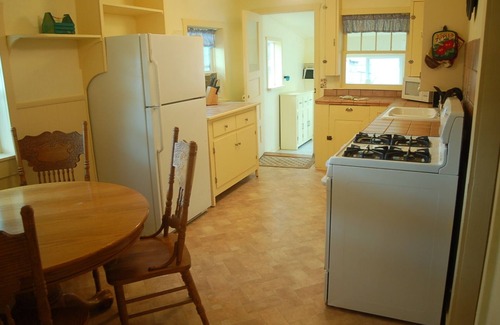 Tropic Other | Historical 1930 Country Charmer, Peaceful Property, n9 miles to Bryce Canyon