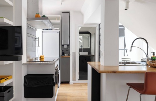Encarnacao Apartment | Historical Gem in Bairro Alto