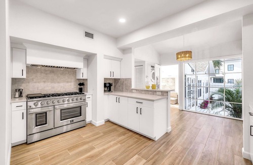 Old Northwood House | Historical Residence/Heated Pool/Emerald Key | RESlDENCES