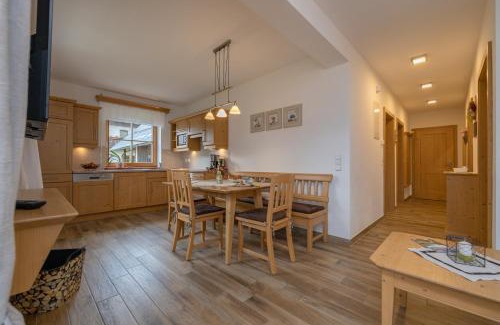 Jenig House | Historischer Bauernhof Schabus