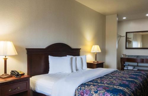 Coalgate Hotel | HiWay Inn Express