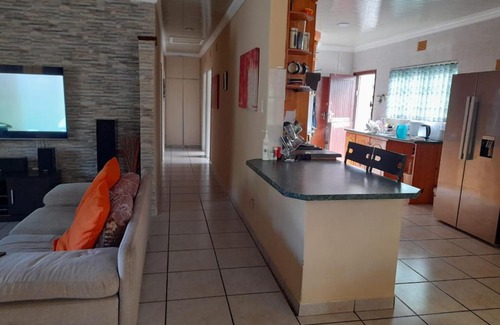 Pennington Apartment | Hlelo's Guest house