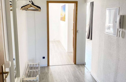 Stadtbezirk West Apartment | HÖ01 large apartment with dryer and washing machine