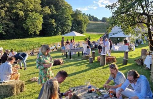 Sankt Nikolai im Sausal House | HOF-AREAL Südsteiermark Dein Ort für Poltergruppen & Hochzeiten