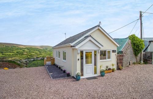 Ammanford House | Hoglet Cottage