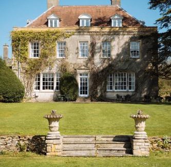 Wincanton Hotel | Holbrook Manor & Spa - OCEANA COLLECTION