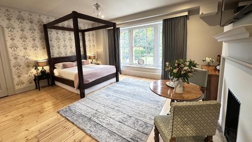 Wincanton Hotel | Holbrook Manor & Spa - OCEANA COLLECTION