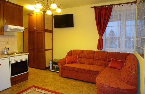 Sarvar Apartment | HoldLux Apartmanok