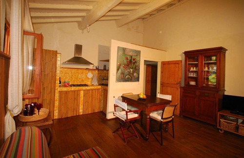 Montorsaio Apartment | Holiday apartment in a Tuscan farmhouse between nature and contemporary art