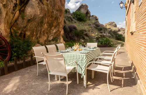 Pinilla de los Barruecos House | Holiday Home 'Chanin 1 - 2' with Private Garden, Balcony and Wi-Fi