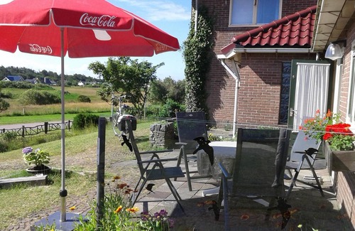 Petten Apartment | Holiday accommodation at the foot of the dunes of Petten beach.